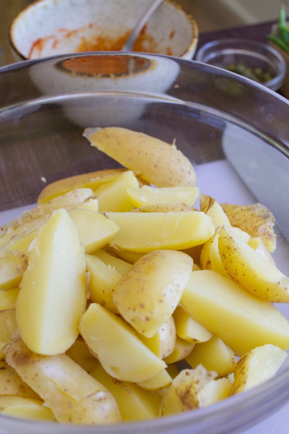 A bowl of cooked potatoes