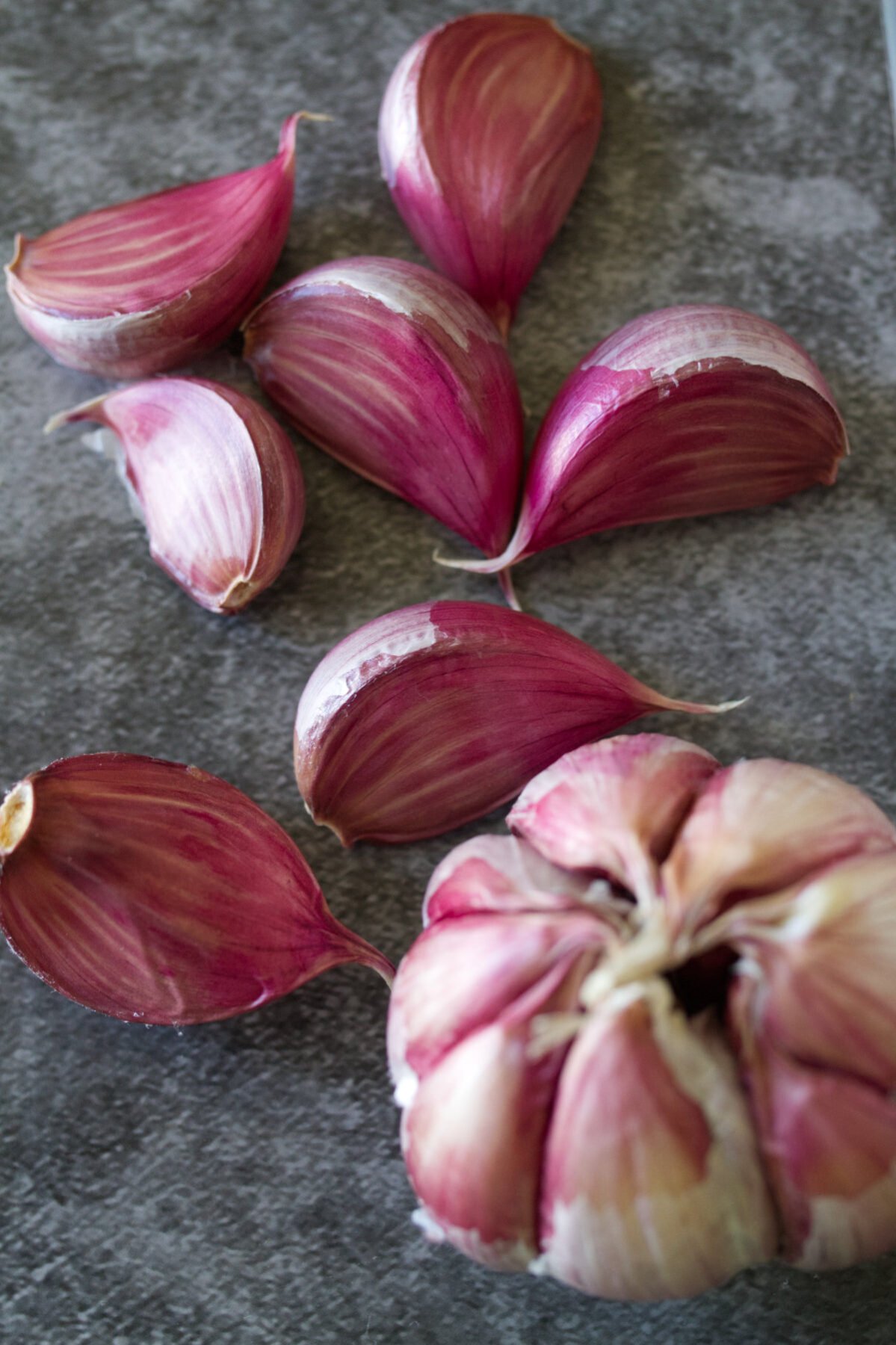 lots of garlic cloves