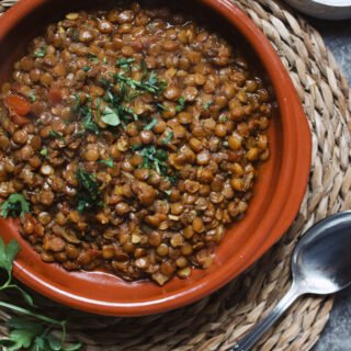 A small bowl serving of Moroccan lentils.