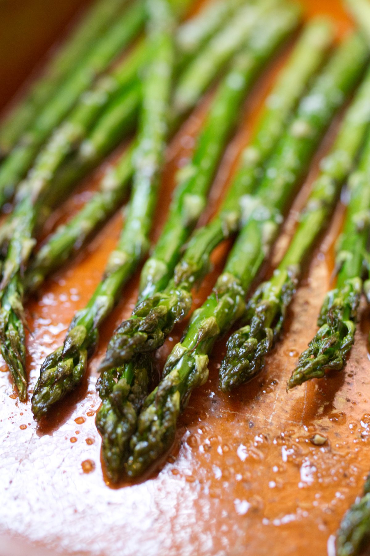 roast-asparagus-v16 - happymediterranean.com Cooked asparagus