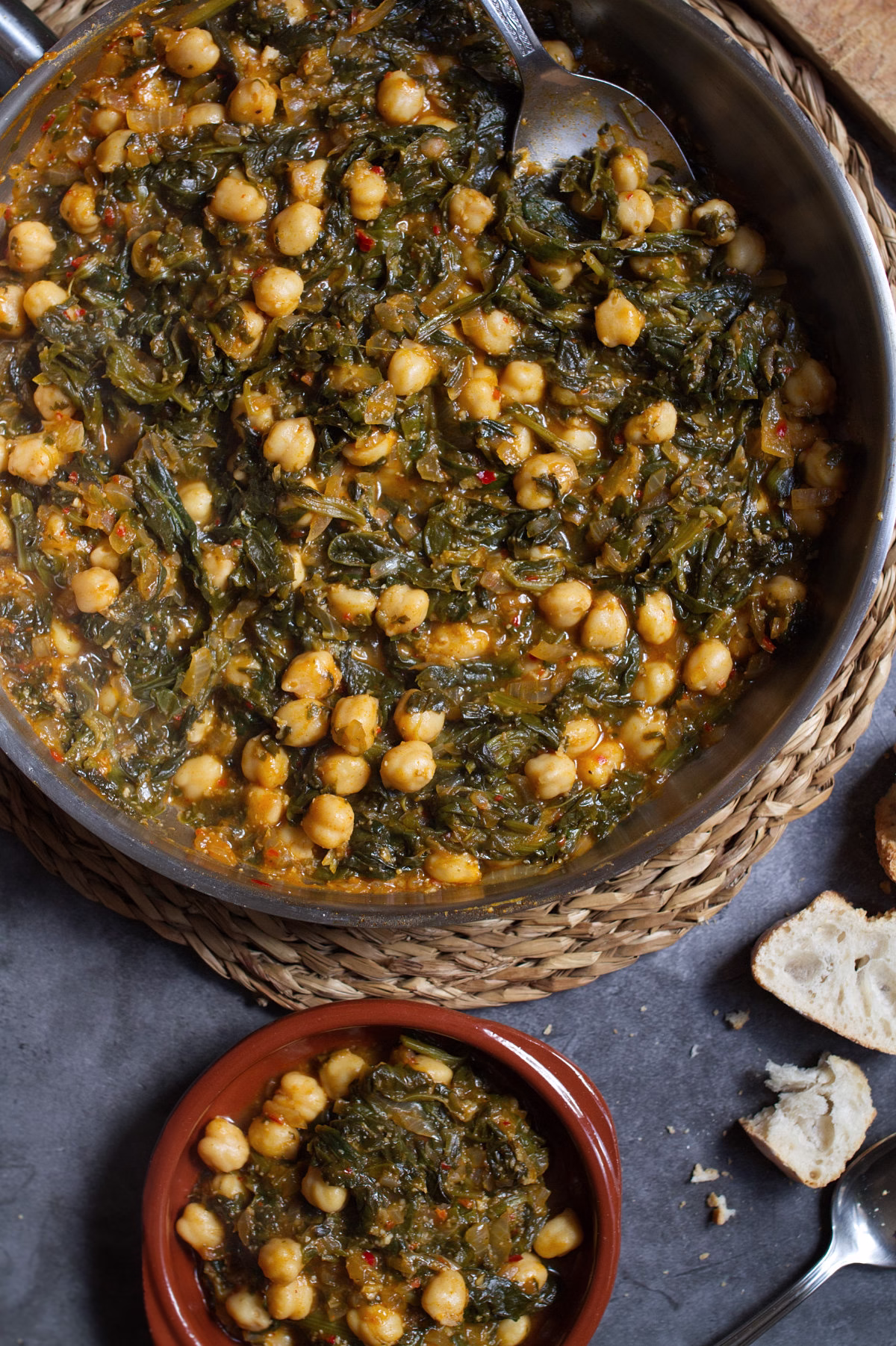 A pan of Spanish Spinach and chickpeas