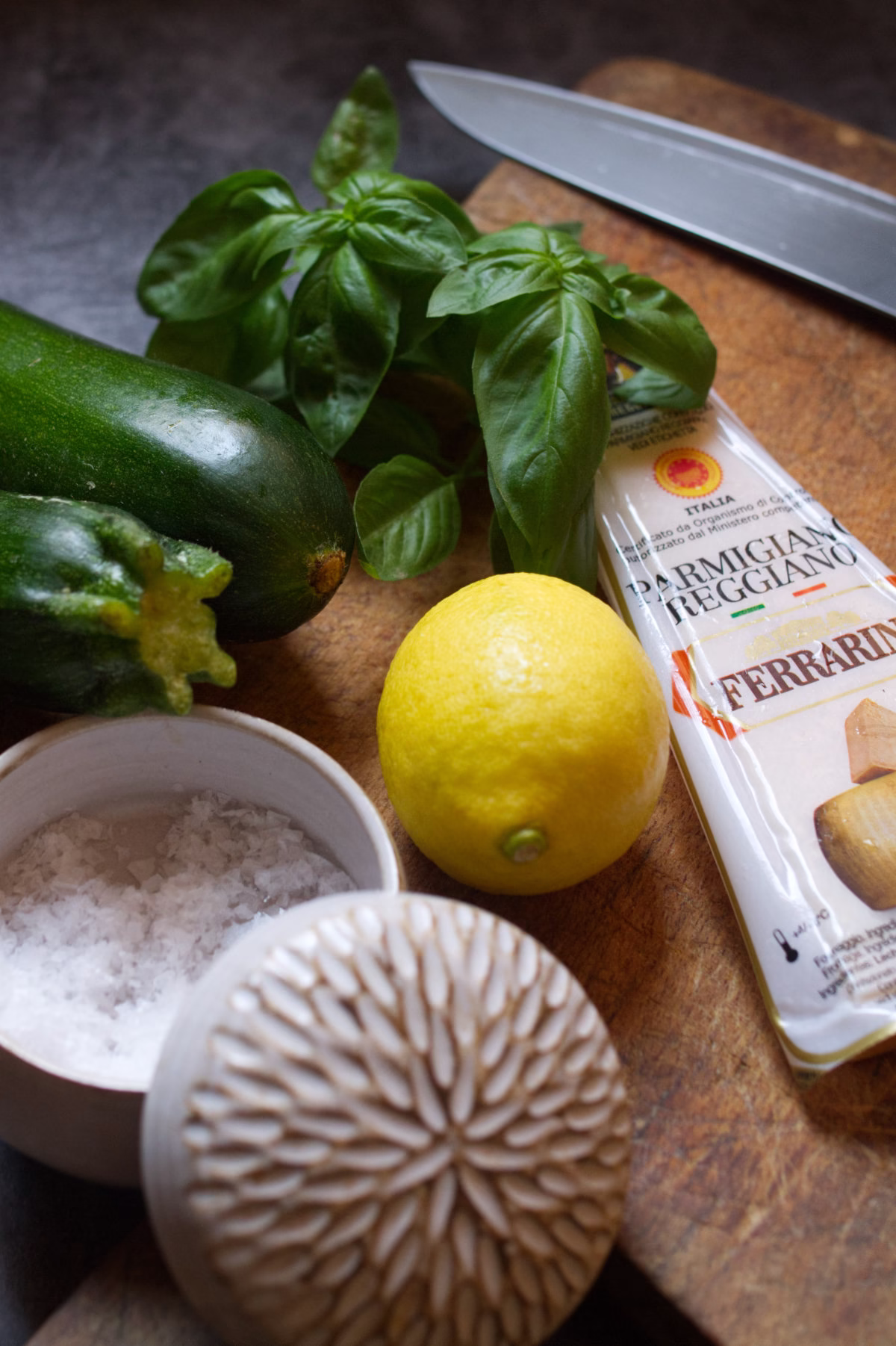 ingredients used to make courgette carpaccio